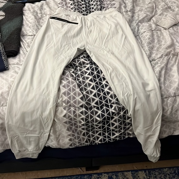 Sweatpants - Picture 3 of 4